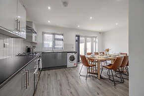 Chic and Comfy 4 Bedroom Stay Baylis