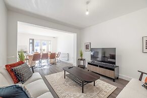 Chic and Comfy 4 Bedroom Stay Baylis