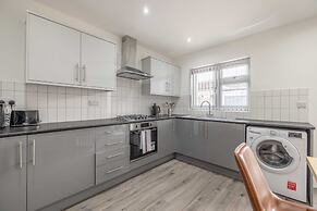 Chic and Comfy 4 Bedroom Stay Baylis