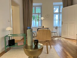 Chic Apartment Right by the Museum Quarter