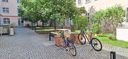 Chic Apartment Right by the Museum Quarter