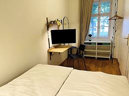 Chic Apartment Right by the Museum Quarter