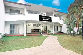 Luxury Stays at Khandala With Hill View