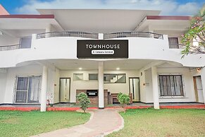 Luxury Stays at Khandala With Hill View