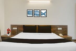 Luxury Stays at Khandala With Hill View