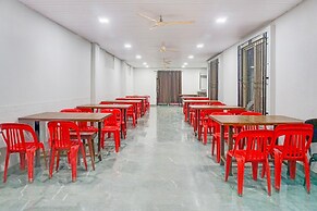 Luxury Stays at Khandala With Hill View