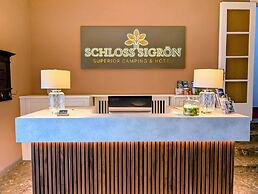 Schloss Sigrön Superior Camping & Hotel