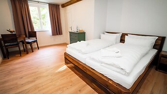 Schloss Sigrön Superior Camping & Hotel
