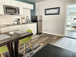 Clean Cozy 1-bedroom Near Plaza District 32C