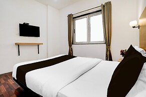 Super Townhouse PBG Mall Vashi