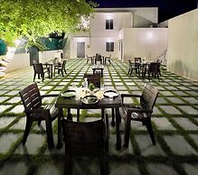 Hostel ivory