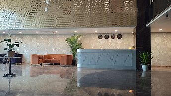 Tej Hotel & Restaurant