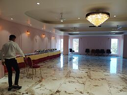Tej Hotel & Restaurant
