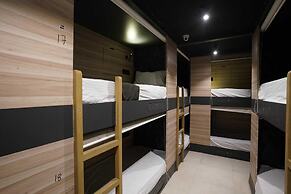 Single Bed Stays in Mixed Dormitory Room Andheri