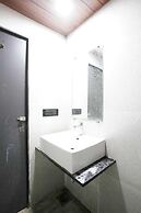 Single Bed Stays in Mixed Dormitory Room Andheri