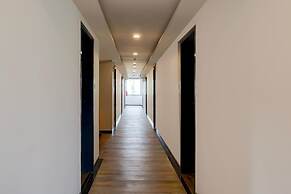 Cozy Deluxe Stays at Balewadi Pune