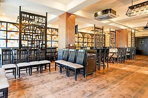 Premium Stays Near Phoenix Mall