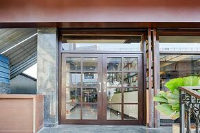 Premium Stays Near Phoenix Mall