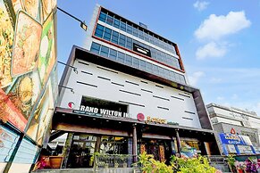 Premium Stays Near Phoenix Mall