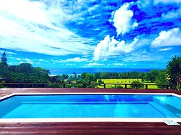 Nikao Hillside Suite