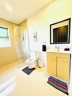 Nikao Hillside Suite