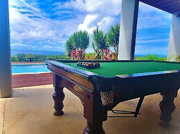 Nikao Hillside Suite