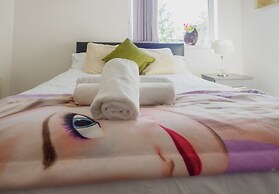 WoodHus Lodge  Large Double Room 3