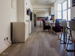 WoodHus Lodge  Large Double Room 3