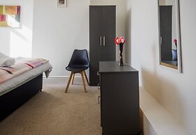 WoodHus Lodge  Large Double Room 3