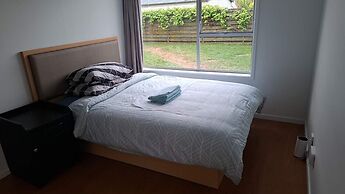 Small 2 bedroom flat 7a Rangiatea Road