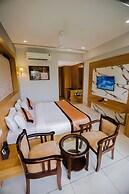 Hotel Mukut Mani Govardhan