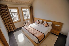 Hotel Mukut Mani Govardhan