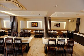 Hotel Mukut Mani Govardhan