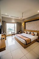 Hotel Mukut Mani Govardhan