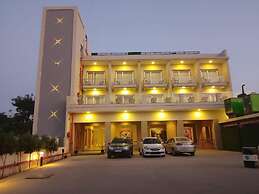 Hotel Mukut Mani Govardhan