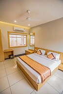 Hotel Mukut Mani Govardhan
