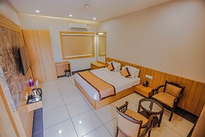 Hotel Mukut Mani Govardhan