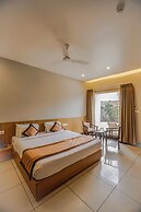 Hotel Mukut Mani Govardhan