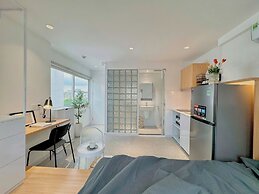 MEOW HOTEL & CAFÉ 2