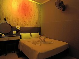 Japan Luna Hotel Binh Duong -BAYLUXURY
