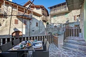 Villa Pastoedo Ap. Giallo