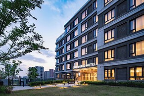 World Hotel Jinan Fengming Road