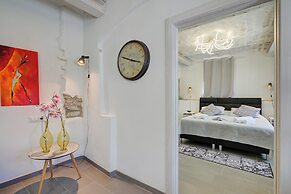 Bocca Al Lupo Apartments