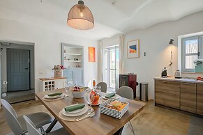 Bocca Al Lupo Apartments