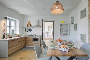 Bocca Al Lupo Apartments