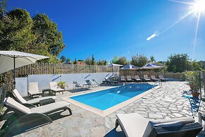 Bocca Al Lupo Apartments