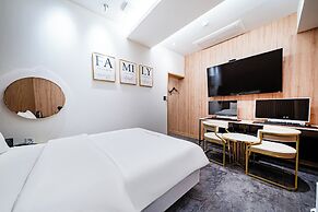 Insta Hotel - Main Branch
