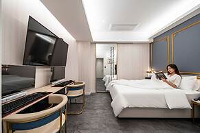 Insta Hotel - Main Branch