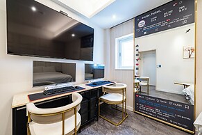 Insta Hotel - Main Branch