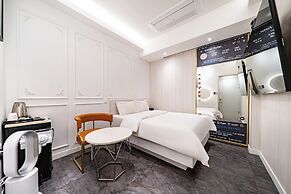 Insta Hotel - Main Branch